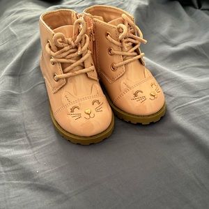 Never worn children’s pink cat boots